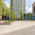 High-Spec Apartment- Prime East London - Near O2 Arena