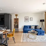 High-Spec Apartment- Prime East London - Near O2 Arena