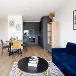 High-Spec Apartment- Prime East London - Near O2 Arena