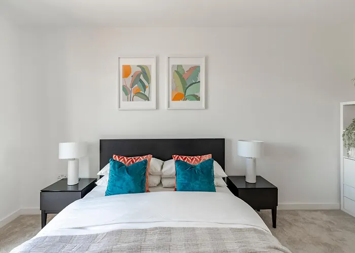 High-Spec Apartment- Prime East London - Near O2 Arena