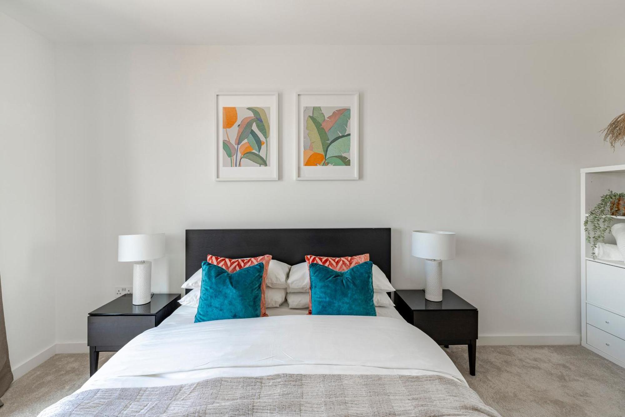 High-spec Apartment- Prime East - Near O2 Arena
