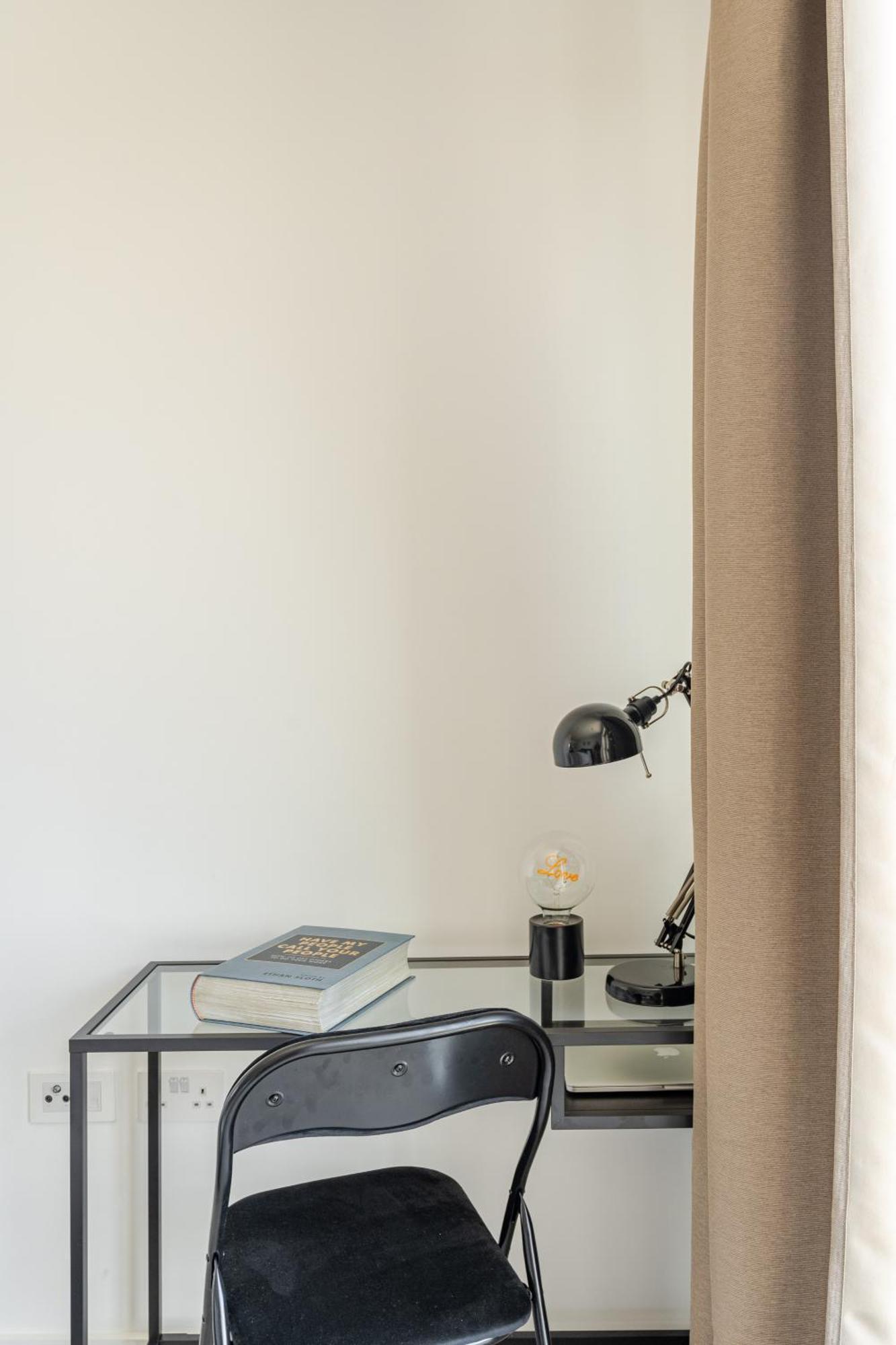 High-spec Apartment- Prime East - Near O2 Arena London