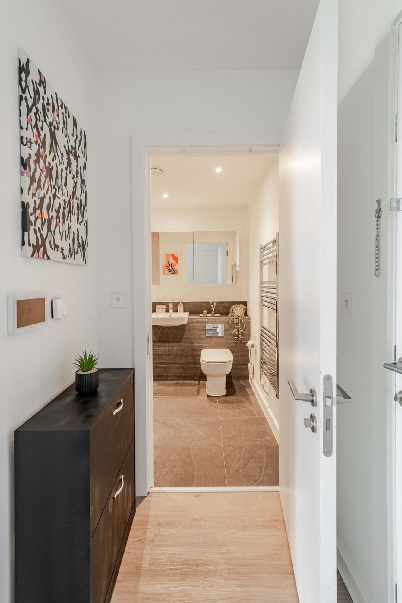 Apartment High-spec Apartment- Prime East - Near O2 Arena *